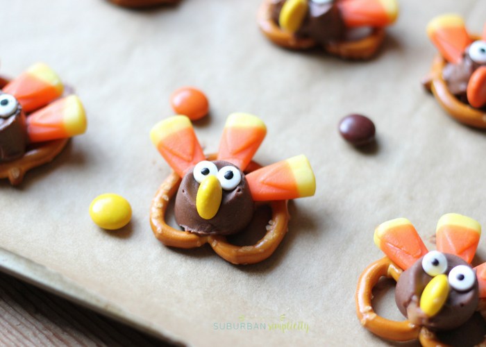 CANDY PRETZEL TURKEY BITES Thanksgiving treats