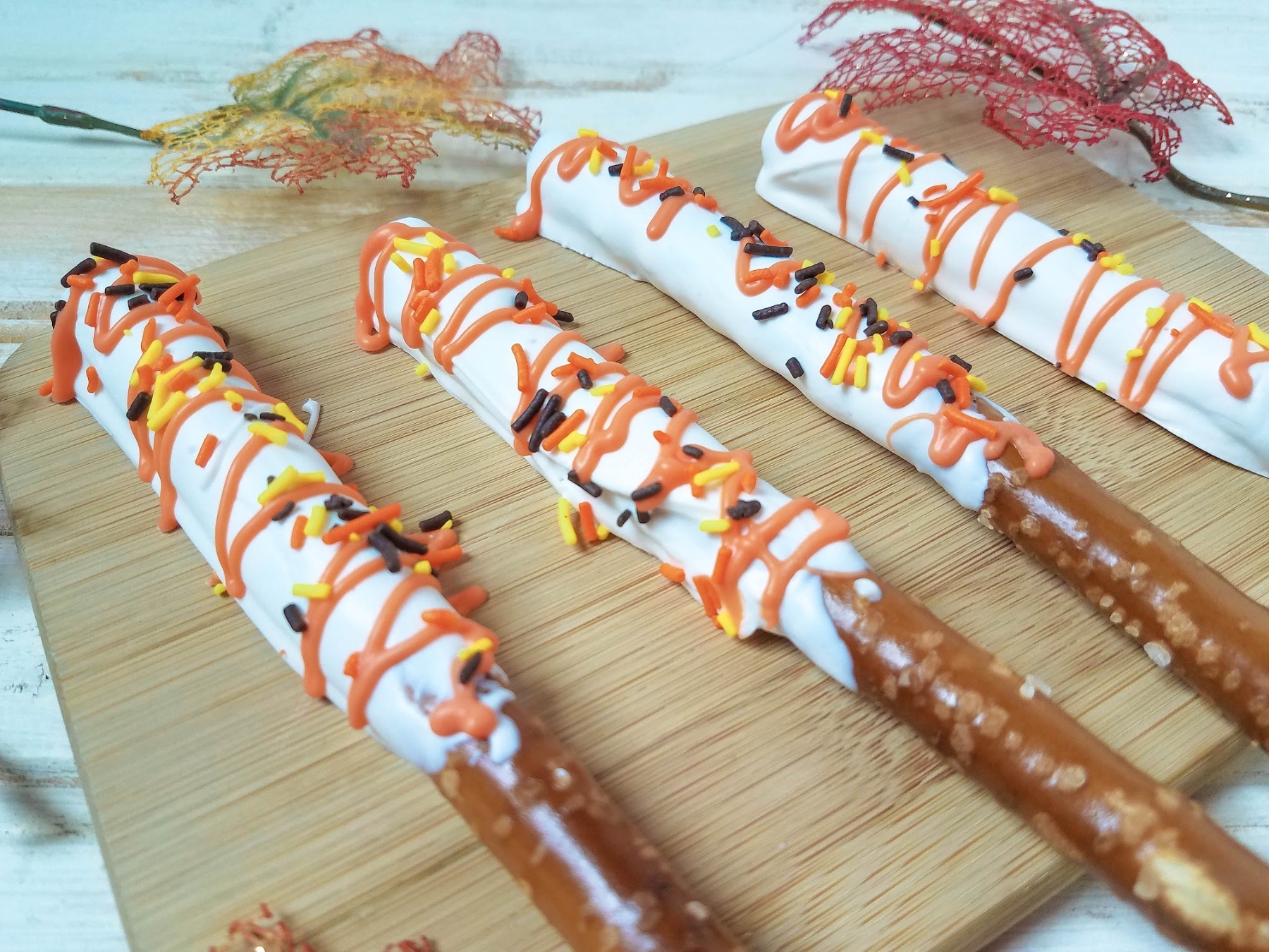Great fall snack idea chocolate covered pretzels